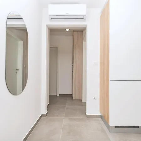 Apartment Lovric *